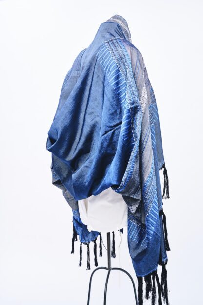 Noah - Handmade Unisex Woven Silk Tallit - Image 4