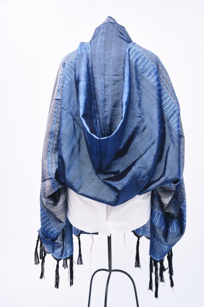 Noah - Handmade Unisex Woven Silk Tallit - Image 5