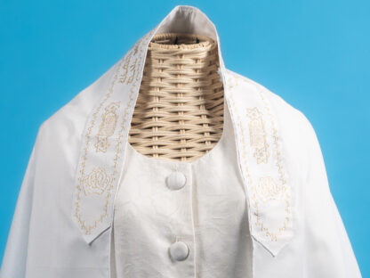 Hayden - Unisex Traditional Acrylic Tallit in White & Gold - Image 6